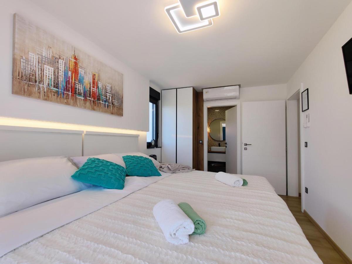 Sinac Villa Biser Gacke מראה חיצוני תמונה